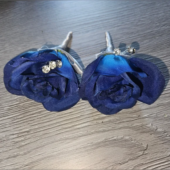 Artificial Roses - Picture 4 of 8